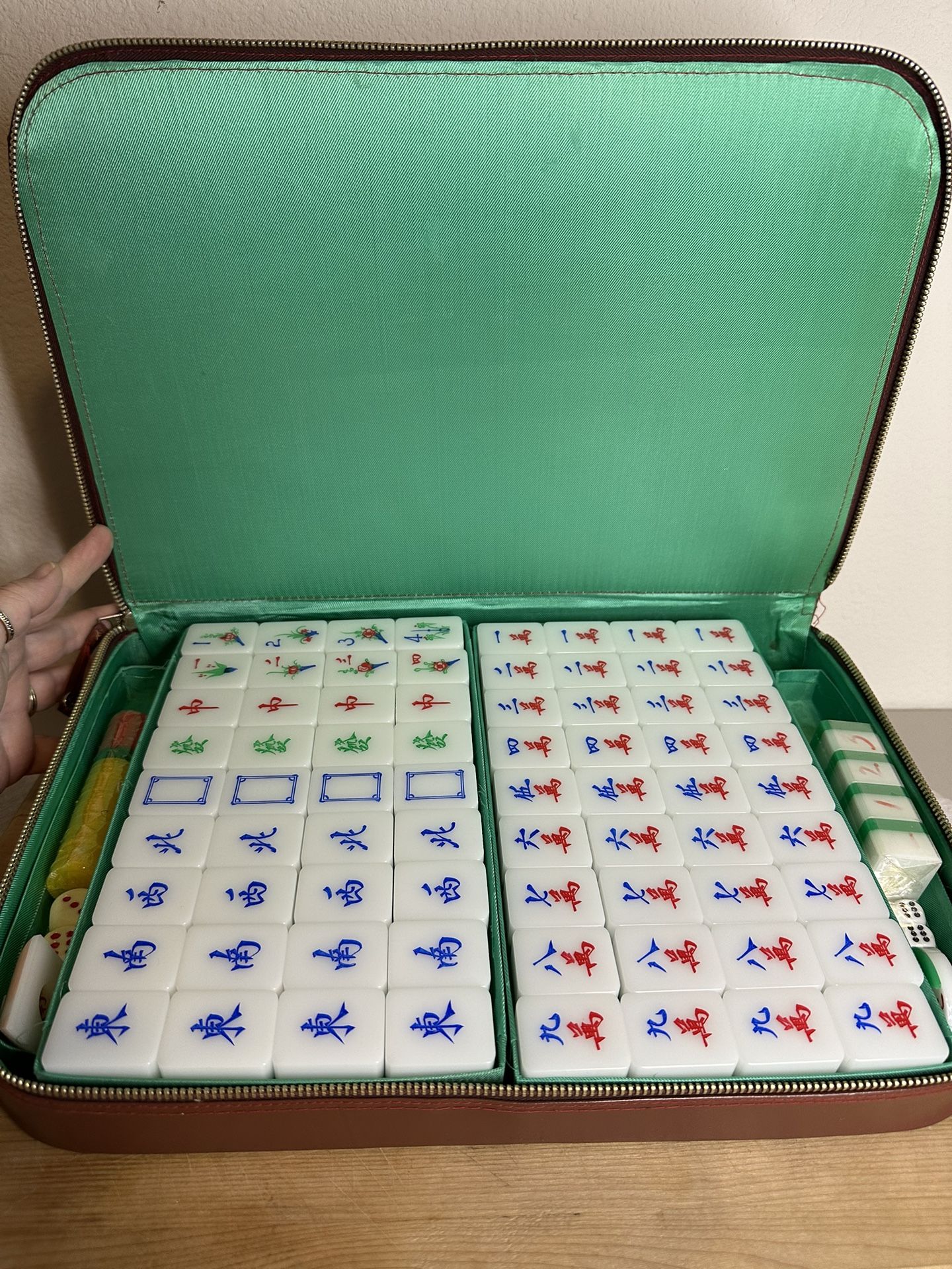 MAH JONGG SET ~ 144 TILES with Travel CASE , NICE Set , Mahjong