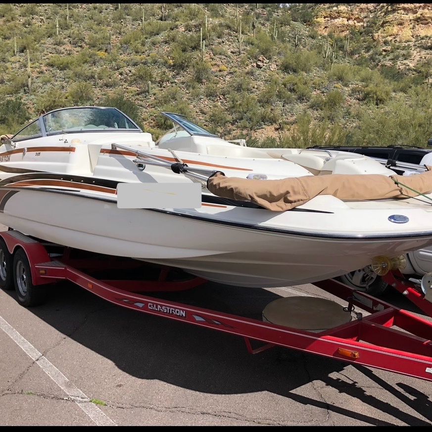 2004 Glastron DX235 Deck Boat