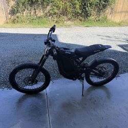 Surron 2024 For SALE 3000 Miles . Can Also Trade For SUPER73