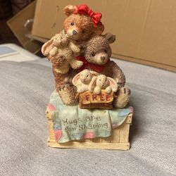 Teddy bear Hugs Music Box Excellent Condition