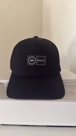 RVCA SNAP BACK HAT