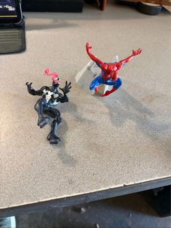 2002 Toy Biz Spiderman Alleyway Playset figures