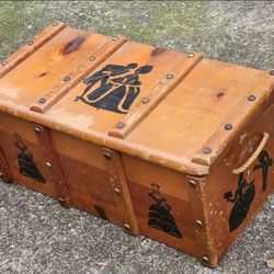 1950s Toy Chest - Quality Strand Brand - Victorian Style