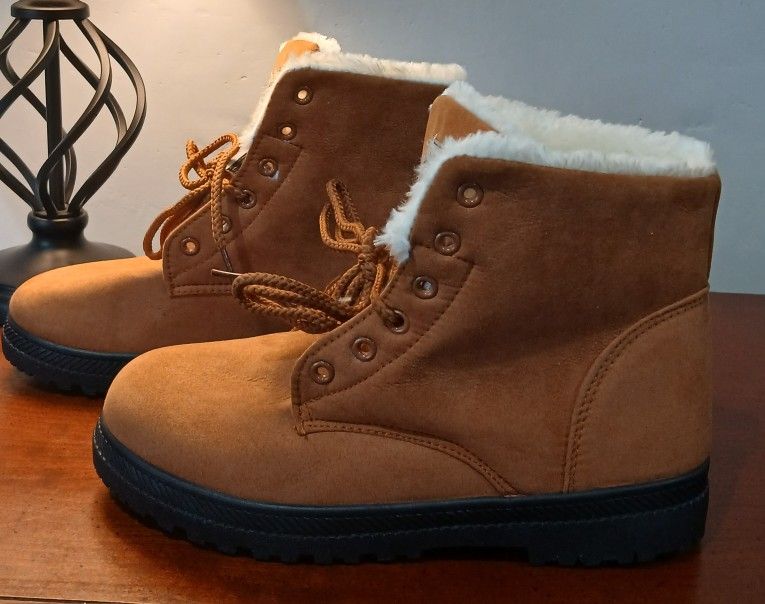 Merence Women's Faux Suede/Fur Lining Boots. Size 8.5W/EU 41. Brown.