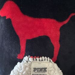 Blanket,s Nueba.   Pink.    Victoria Secret,s 