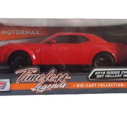 Diecast Model '18 Dodge Challenger SRT Hellcat Widebody Red 1:24 MOTORMAX 79350R