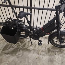Globe Haul St Electric Ebike Must Go For $2000 Or  More Must Go 