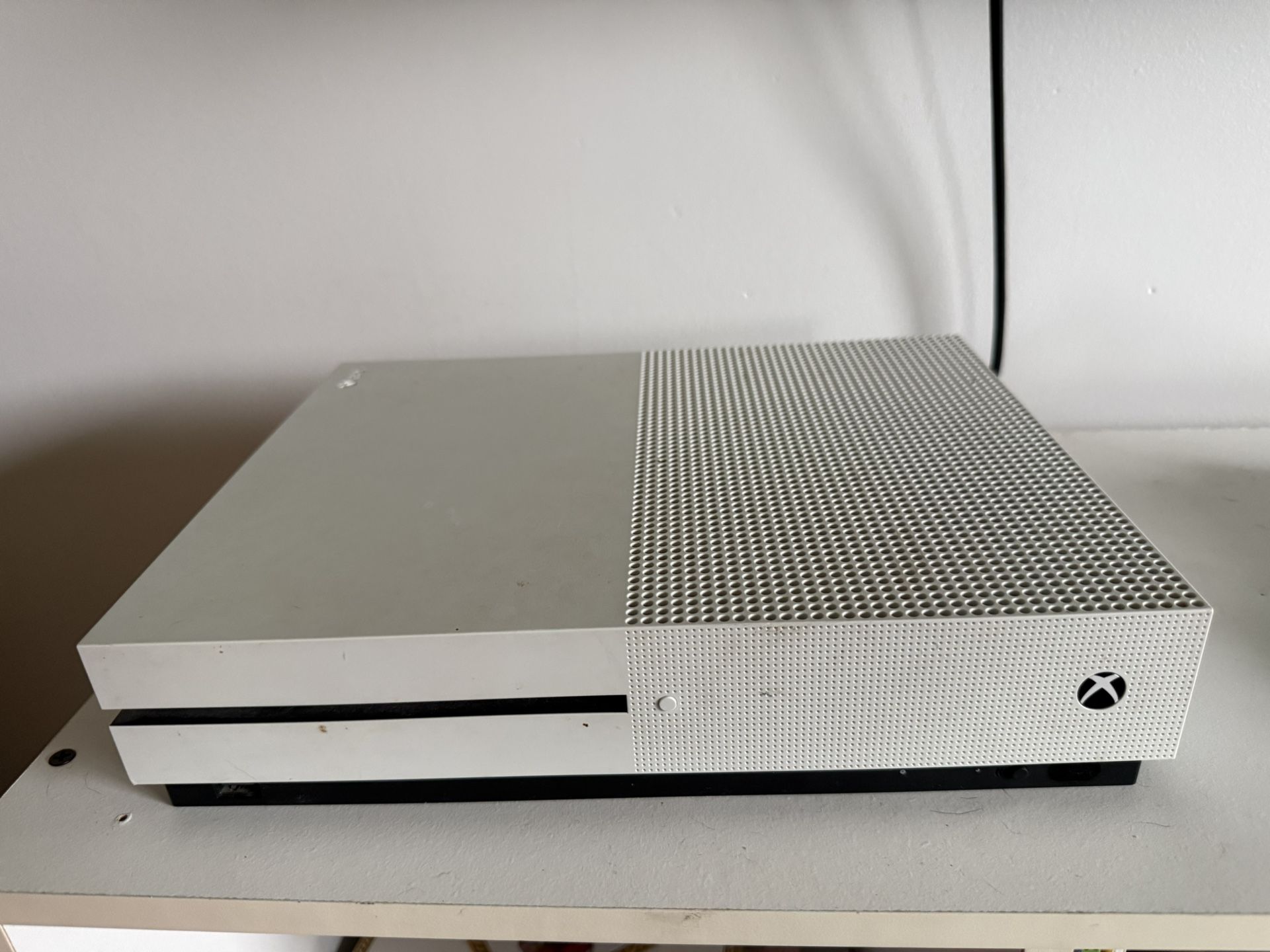 Xbox One S