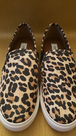 NEW Steve Madden Safary Slip on Womens Size 6.5M