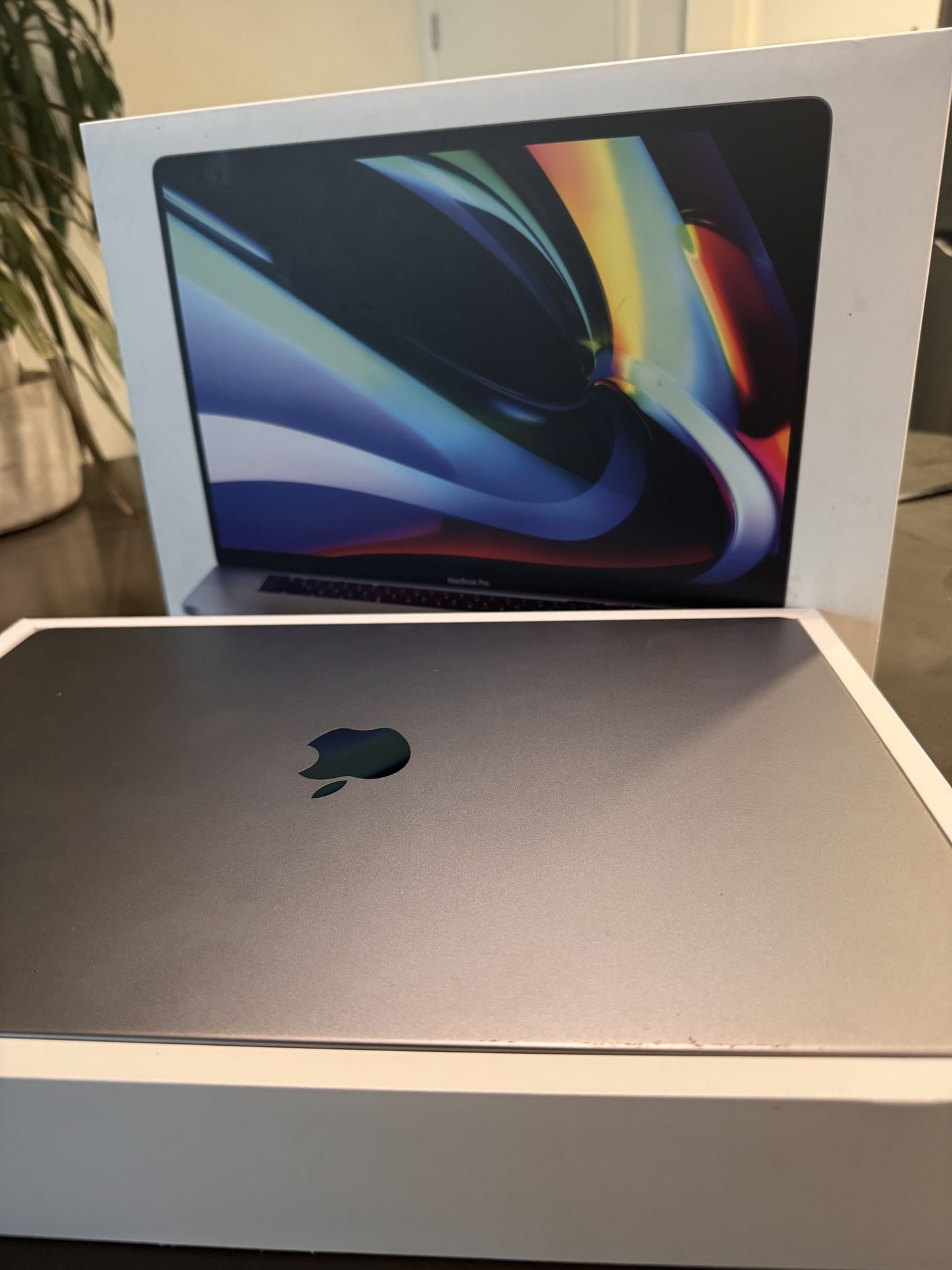 16 Inch MacBookPro 16g