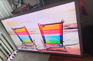 Samsung 65" LED Smart TV (UN65C8000) – Works Great – Original Remote Included
