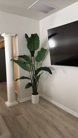 Artificial palm tree