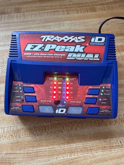 TRAXXAS DUAL CHARGER