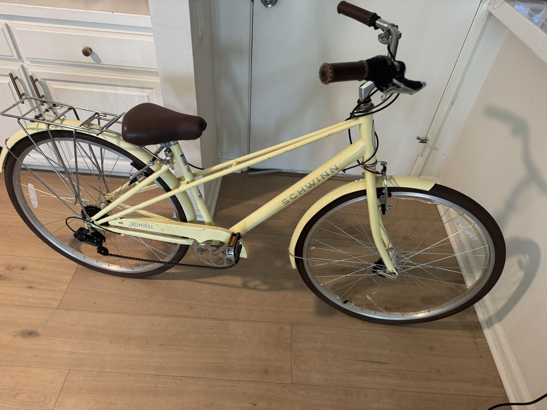 Schwinn Admiral 700c Bike
