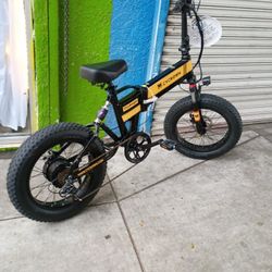 Cycrown CycKnight Fat Tire Folding Electric Bicycle 7 Speed 20" 500W Peak 750W 48V 12.5Ah Lithium Battery 20 MPH 48 Mile Range .