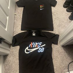 Nike t shirt Size small 