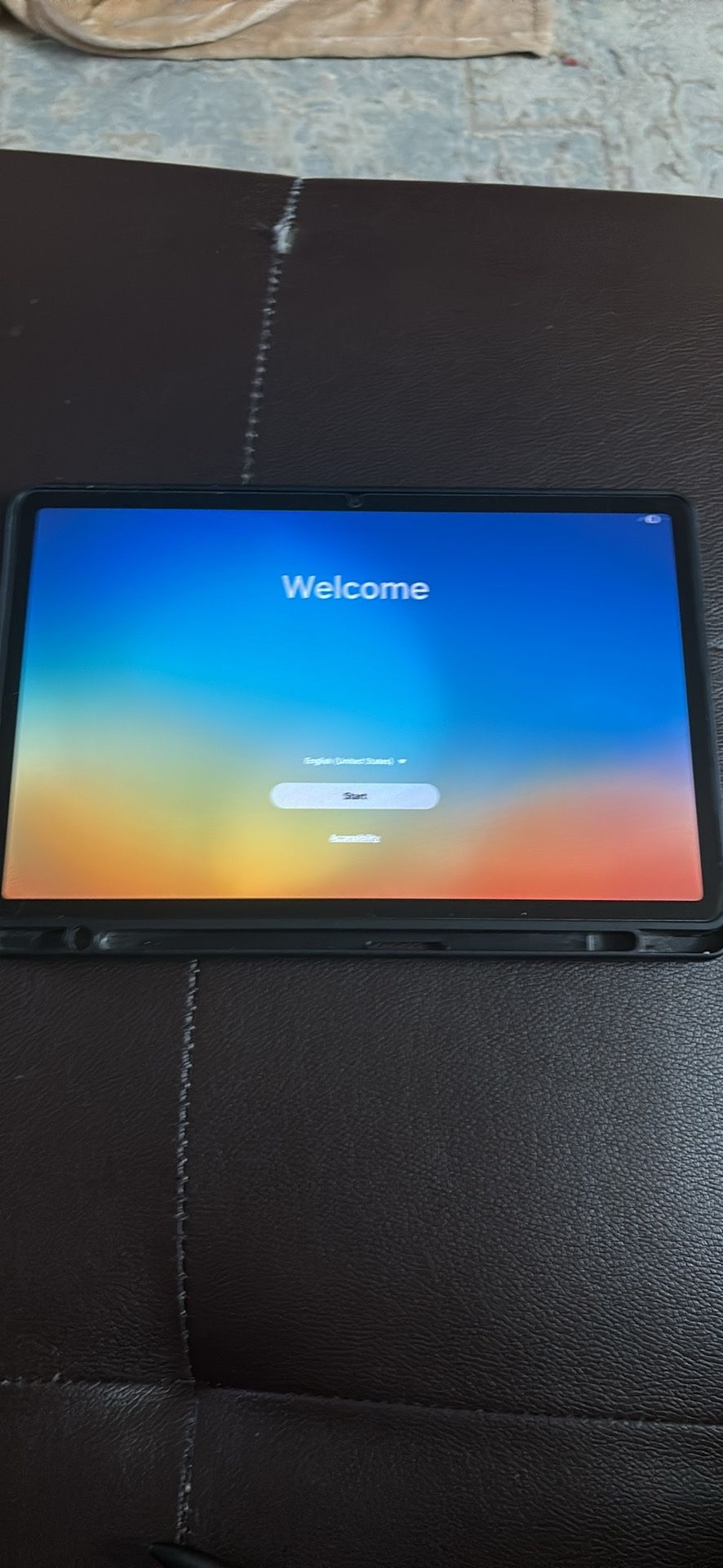 Samsung tab s8 with Spen and keyboard case excellent condition