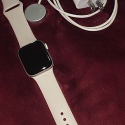 Apple Watch SE Aluminum Case