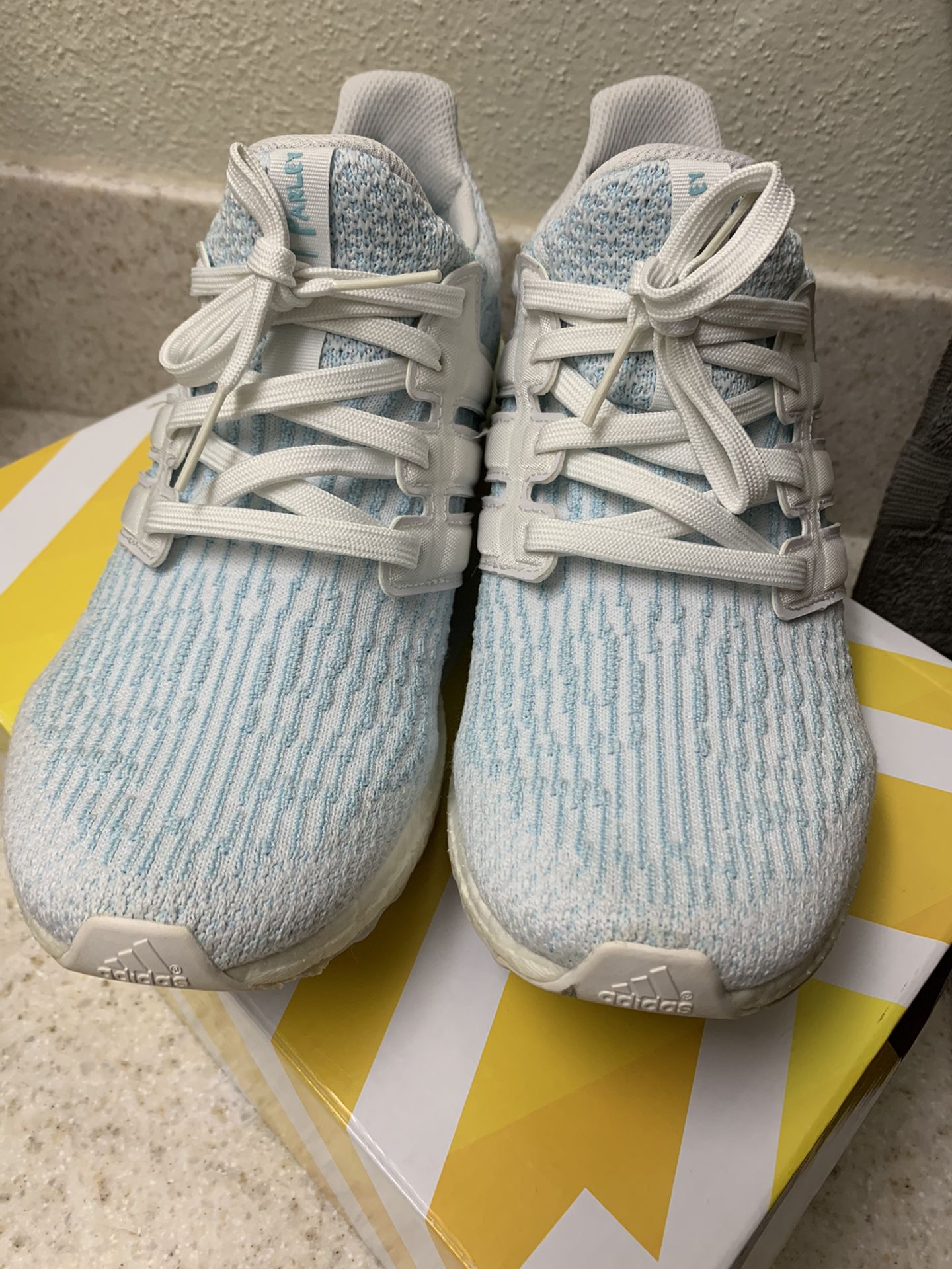 adidas ultraboost parley size 10 men used