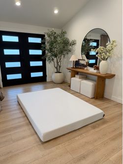 Like new full size mattress
