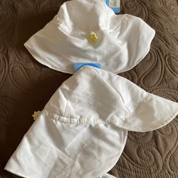 Baby hat 2/$10 available at Desoto (spañol )
