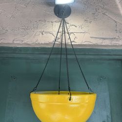 YELLOW HANGING POT 