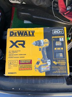 Drill Driver Kit (DEWALT)