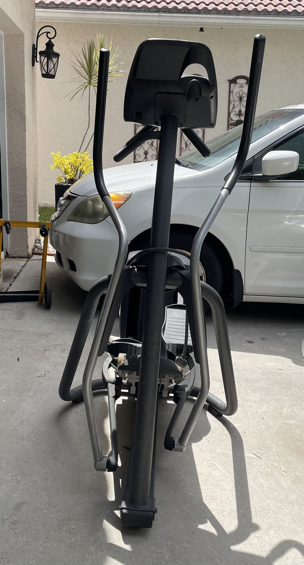 FREE ELLIPTICAL - Curbside