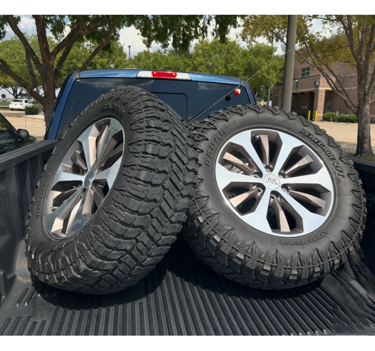Set of 4 – Brand New 35” Grappler