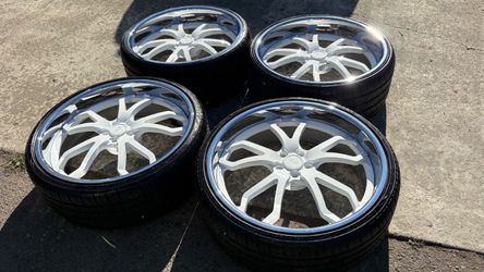 24 INCH STAGGERED 3pc FORGED RIMS AND TIRES 5 lug