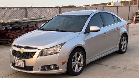 Chevrolet Cruze Silver 4-Door Sedan