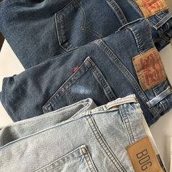 Levi’s/ Chino Pants