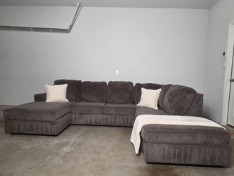 Large Gray U-Shaped Sectional – Clean & Ready to Go