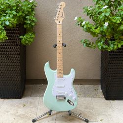 Squier Sonic Stratocaster - Limited Edition Surf Green 