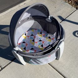 mini pack n play  folds easily fisher price NICE !!