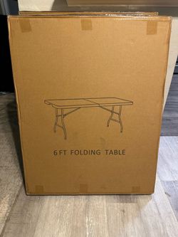 Mesas pegables nuevas en su caja 6 ft