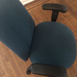 Office chairs 3 controls very convertible for sitting in front of computer