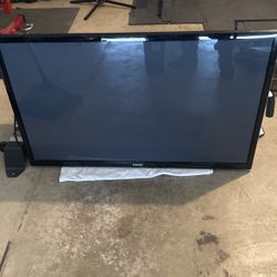 43” Plasma TV With wall  Mounting Kit 