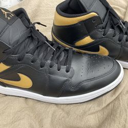 Air Jordan 1 MiD Size 12 