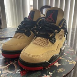 Air Jordans 4  Retro  size 4y