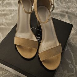 Womans heels shoes Size 7