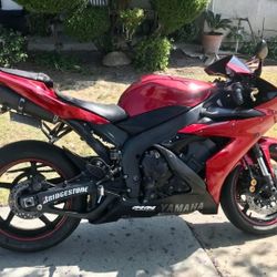 2005 Yamaha YZF-R1
