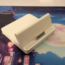 Apple A1352 Docking Station for Apple iPad