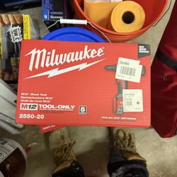 Milwuakee M12 Cordless Rivet Tool (Tool-Only)