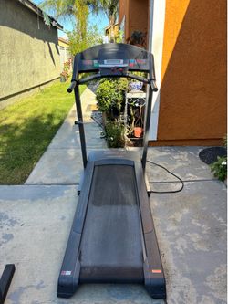 Working Treadmill