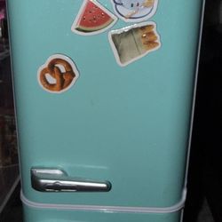 Mini Brand mini Fridge 