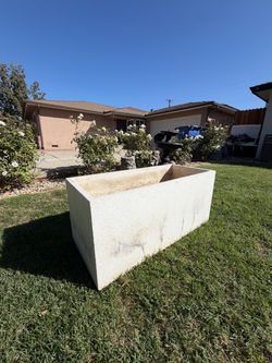 Beautiful outdoor pot very luxurious $100 free delivery