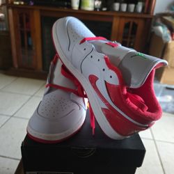 
Nike Air Jordan 1 Low SE GS 