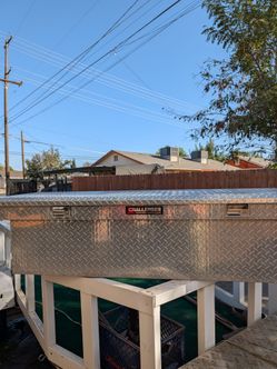 Challenger diamond plate tool box