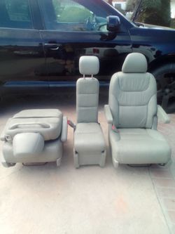 2nd row seats for Honda Odyssey 2008